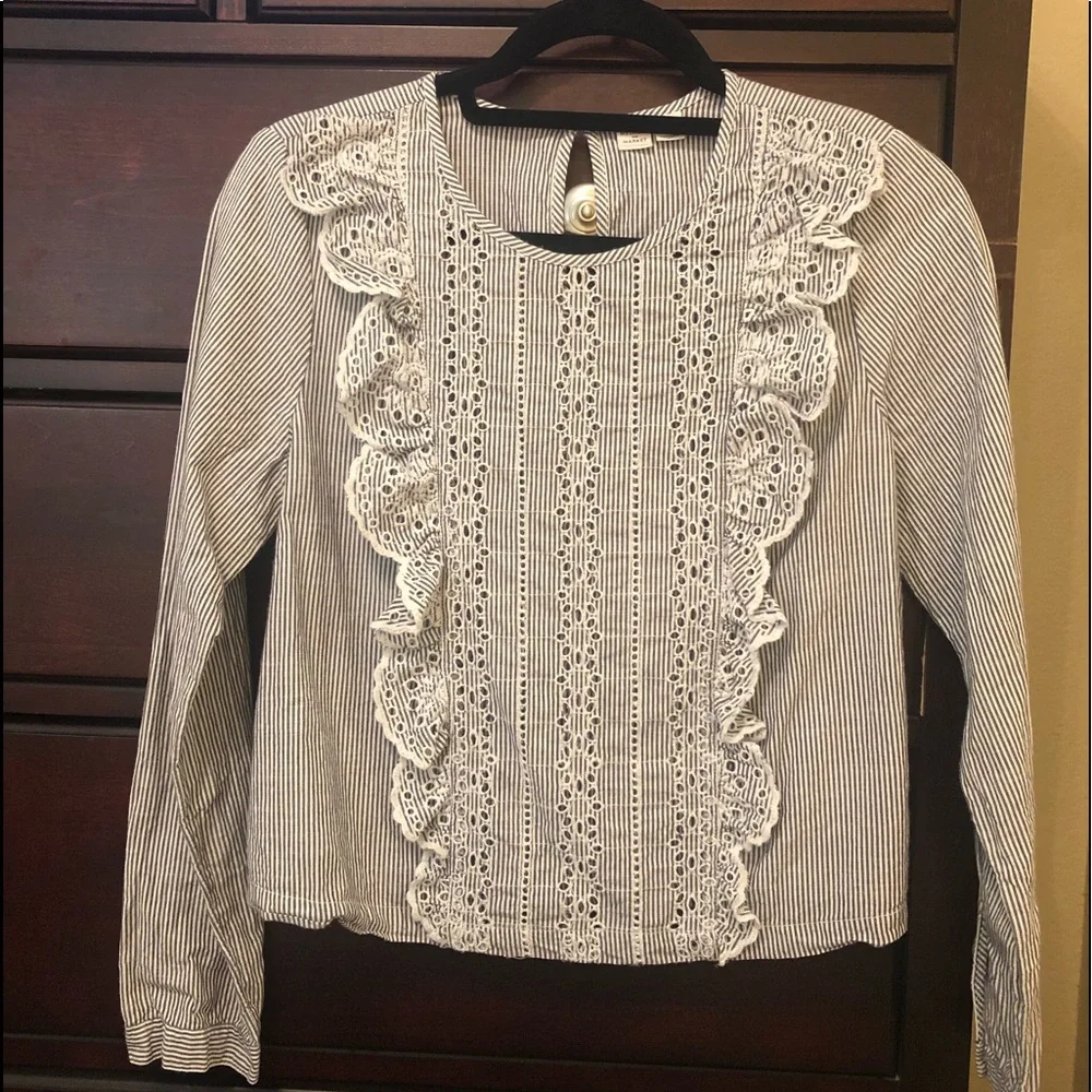 NEW Melrose & Market Long-sleeved Top with Ruffles